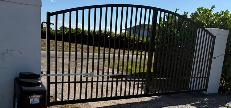 Driveway Fence Repair Largo